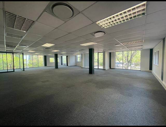369M² OFFICE TO LET IN BRYANSTON